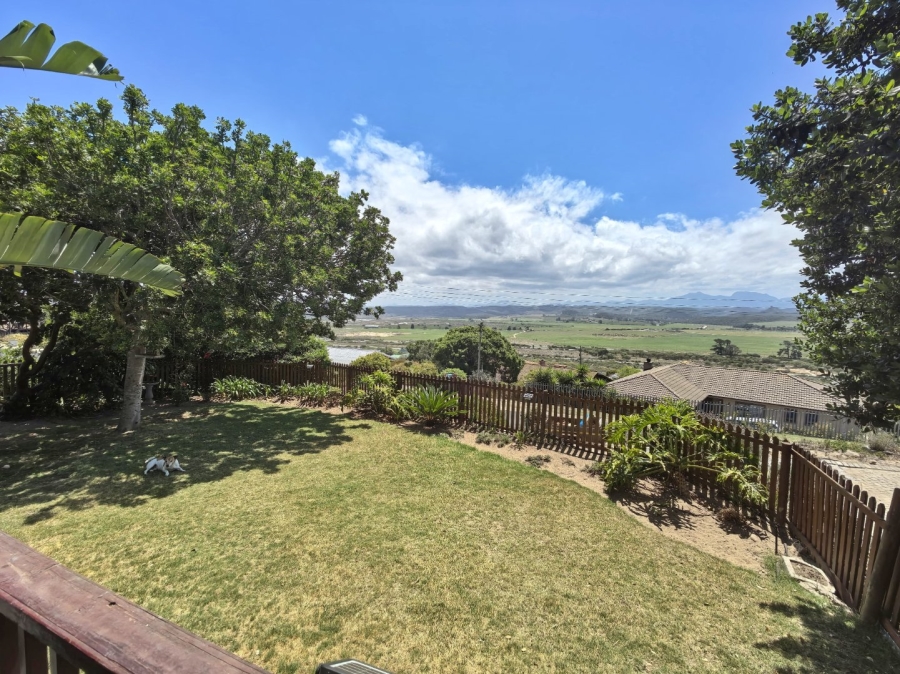 5 Bedroom Property for Sale in Fraaiuitsig Western Cape